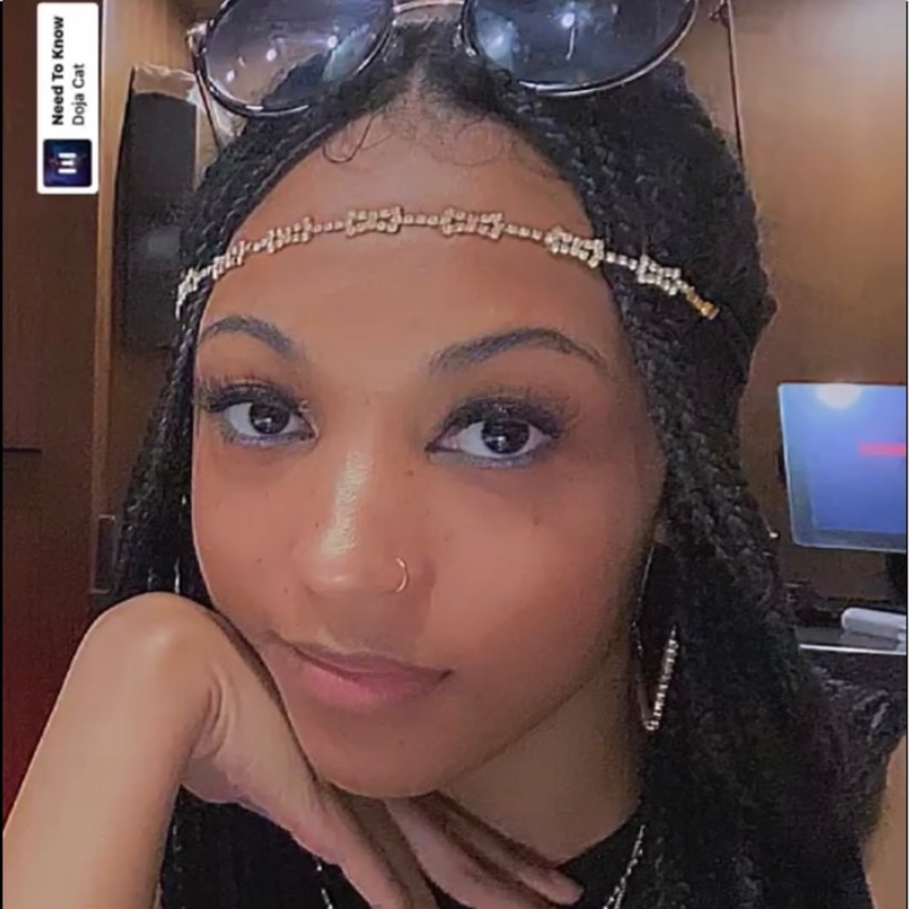 Meet your Posher, Allison